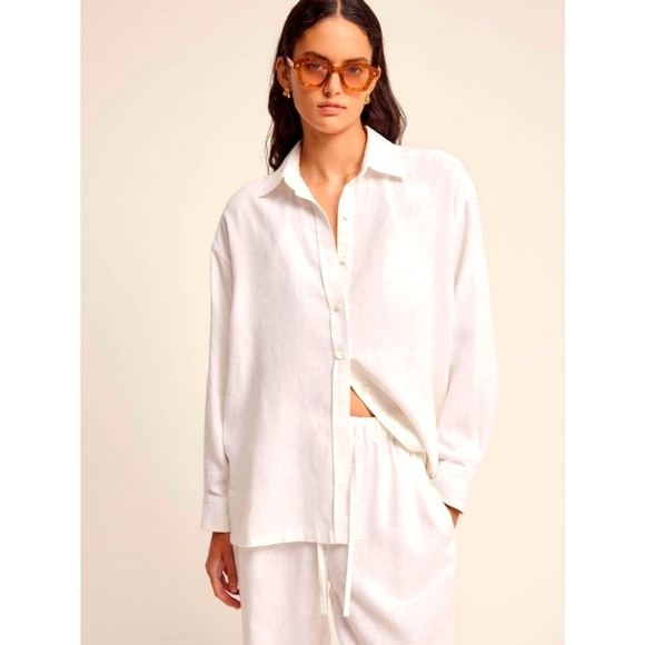 Banana Republic Tops - Chic Banana Republic Linen White Button-Up Oversized Blouse
